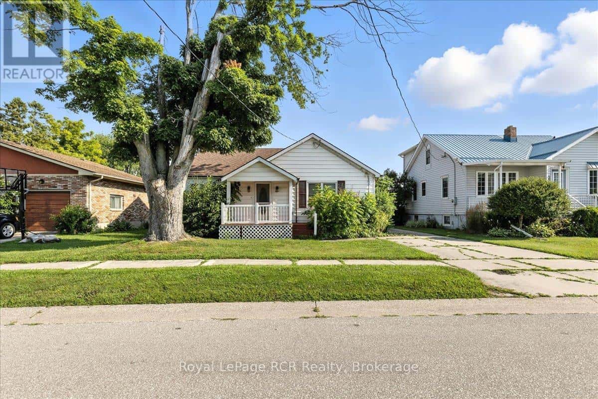 506 JOHN STREET — St. Clair, Ontario - Photo 2 of 42