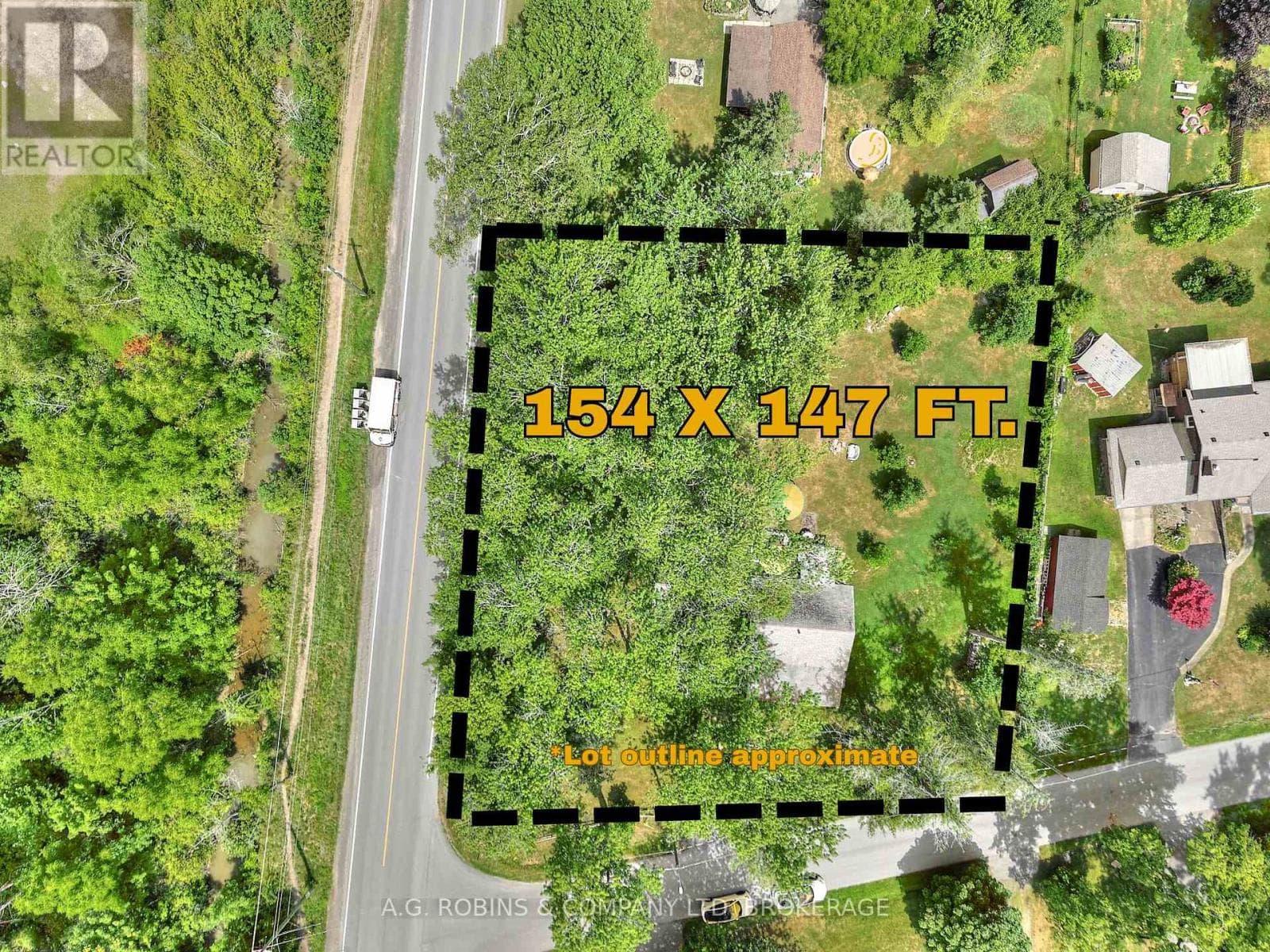 10598 WOODLAND DRIVE — Wainfleet (Lakeshore), Ontario - Main photo