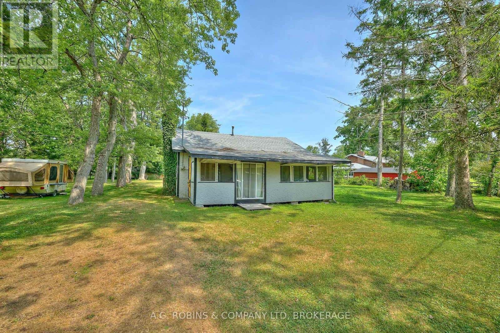 10598 WOODLAND DRIVE — Wainfleet (Lakeshore), Ontario - Photo 3 of 36