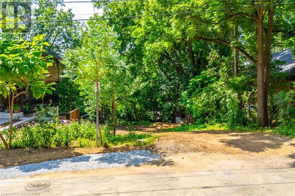 98 ALMA Street — Dundas, Ontario - Photo 5 of 64