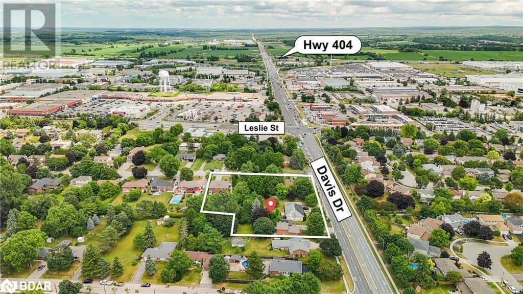 1015,1025,1029 DAVIS & 22 HAMILTON Drive — Newmarket, Ontario - Photo 4 of 11