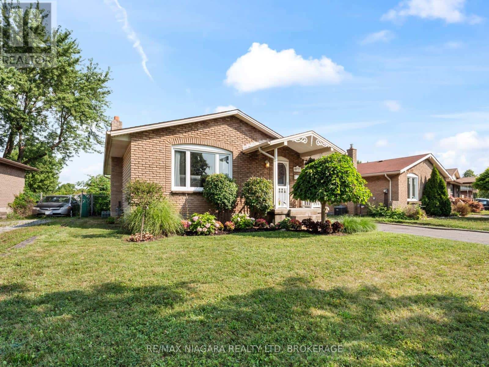 8071 PADDOCK TRAIL DRIVE — Niagara Falls (Ascot), Ontario - Photo 3 of 38