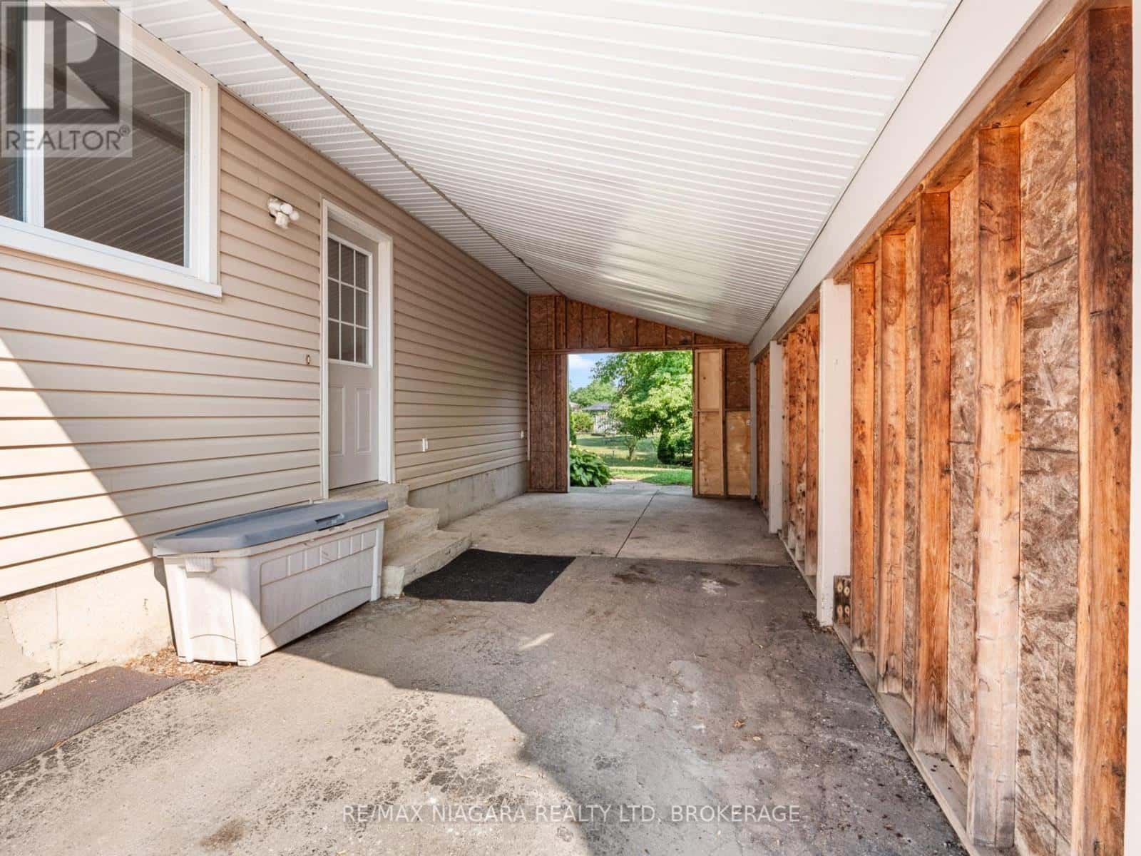 8071 PADDOCK TRAIL DRIVE — Niagara Falls (Ascot), Ontario - Photo 4 of 38