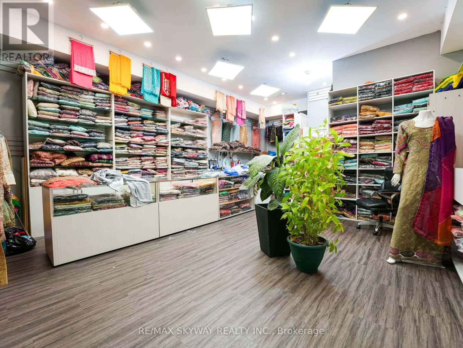 142 INSPIRE BOULEVARD — Brampton (Sandringham-Wellington North), Ontario - Photo 3 of 39