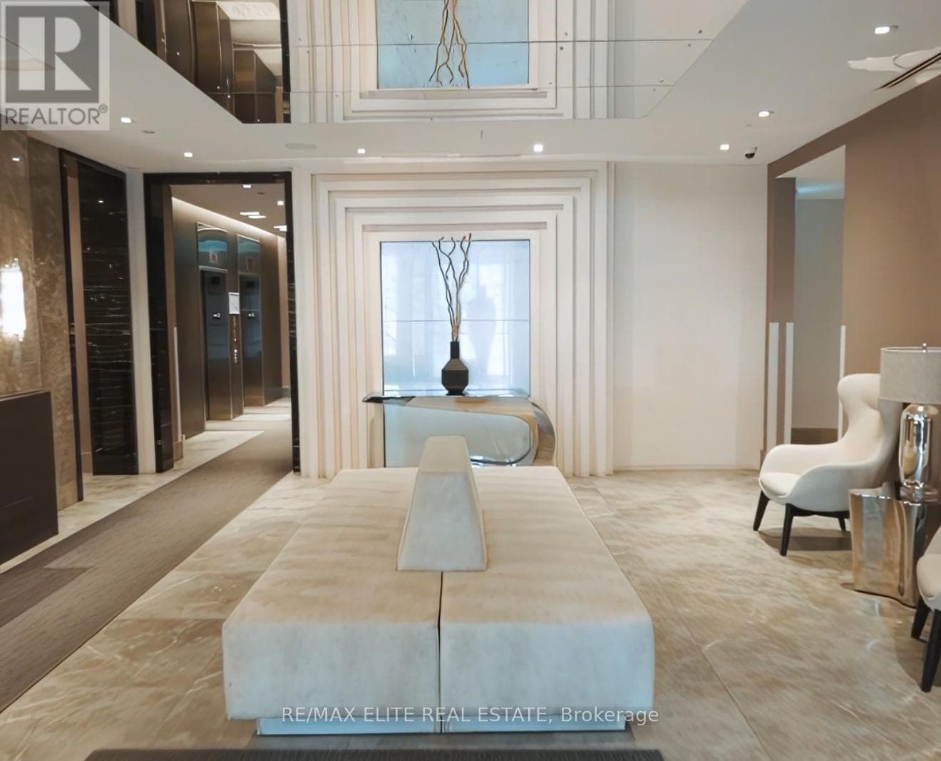 305 - 398 HIGHWAY 7 E — Richmond Hill (Doncrest), Ontario - Main photo