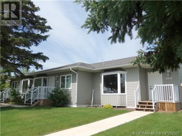 4920 52 Avenue — Grimshaw, Alberta - Main photo