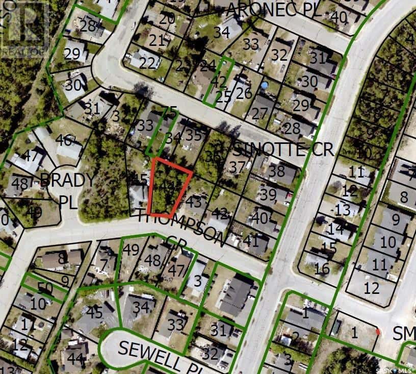 988 Thompson CRESCENT — La Ronge, Saskatchewan - Photo 2 of 3