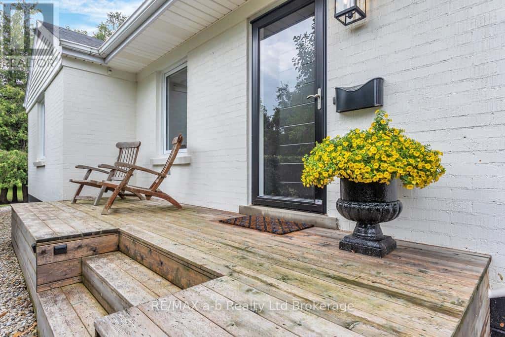 50 MAIN STREET E — Norwich (Norwich Town), Ontario - Photo 3 of 41