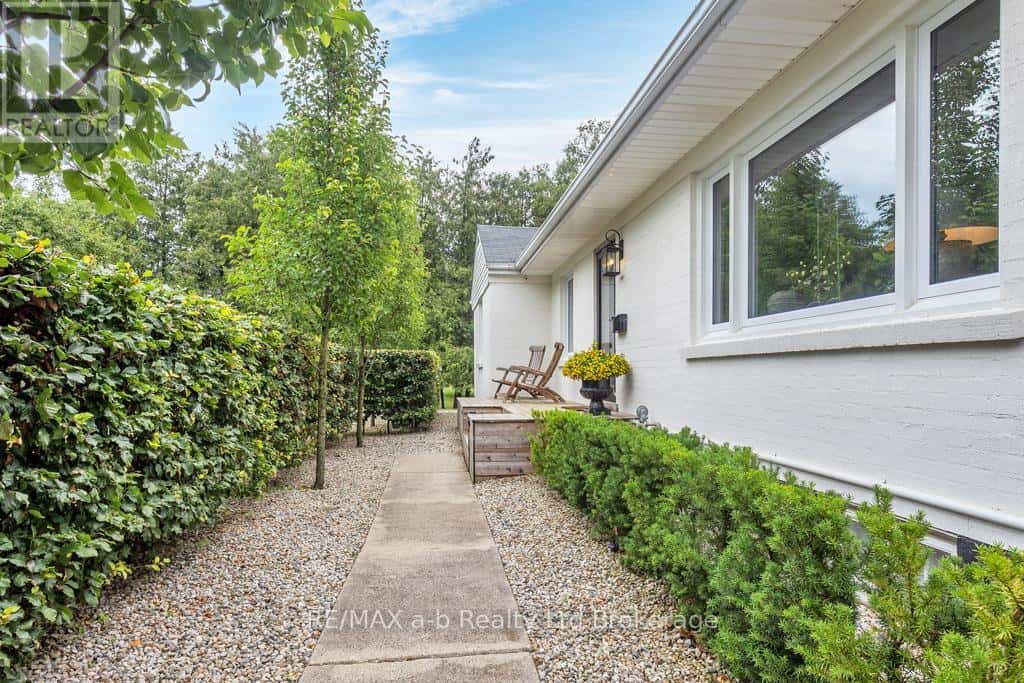 50 MAIN STREET E — Norwich (Norwich Town), Ontario - Photo 4 of 41