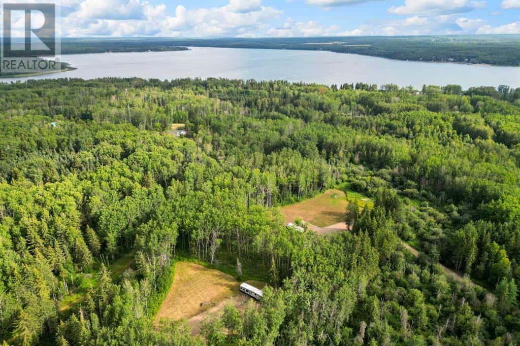 #5 Ovich Lane — Rural Athabasca County, Alberta - Photo 3 of 10