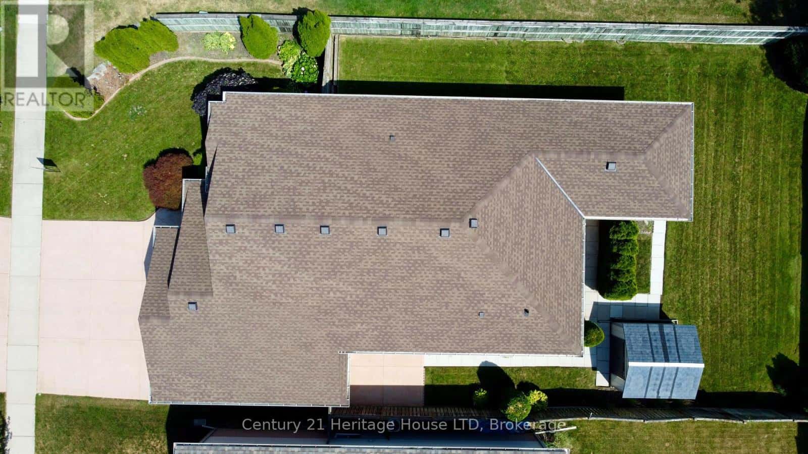 8292 FEREN DRIVE S — Niagara Falls (Ascot), Ontario - Photo 3 of 50