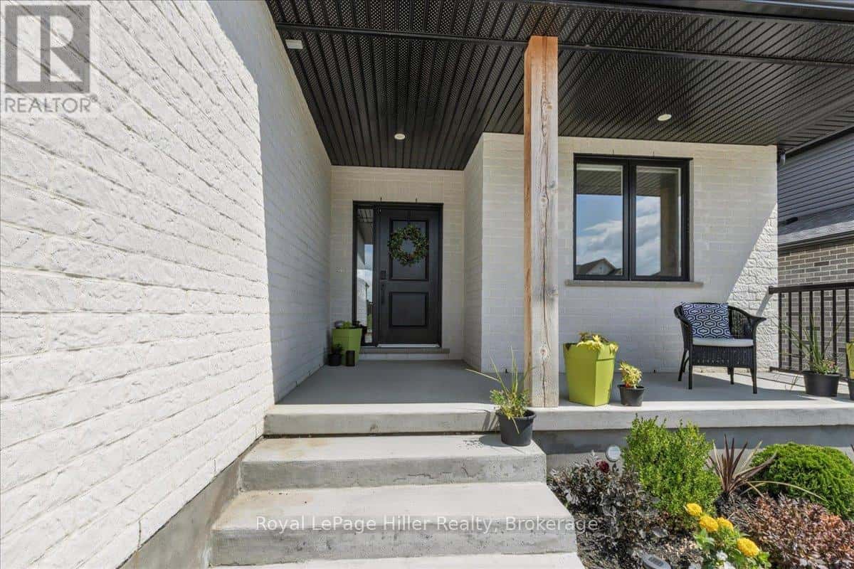 132 PUGH STREET — Perth East (Milverton), Ontario - Photo 4 of 49