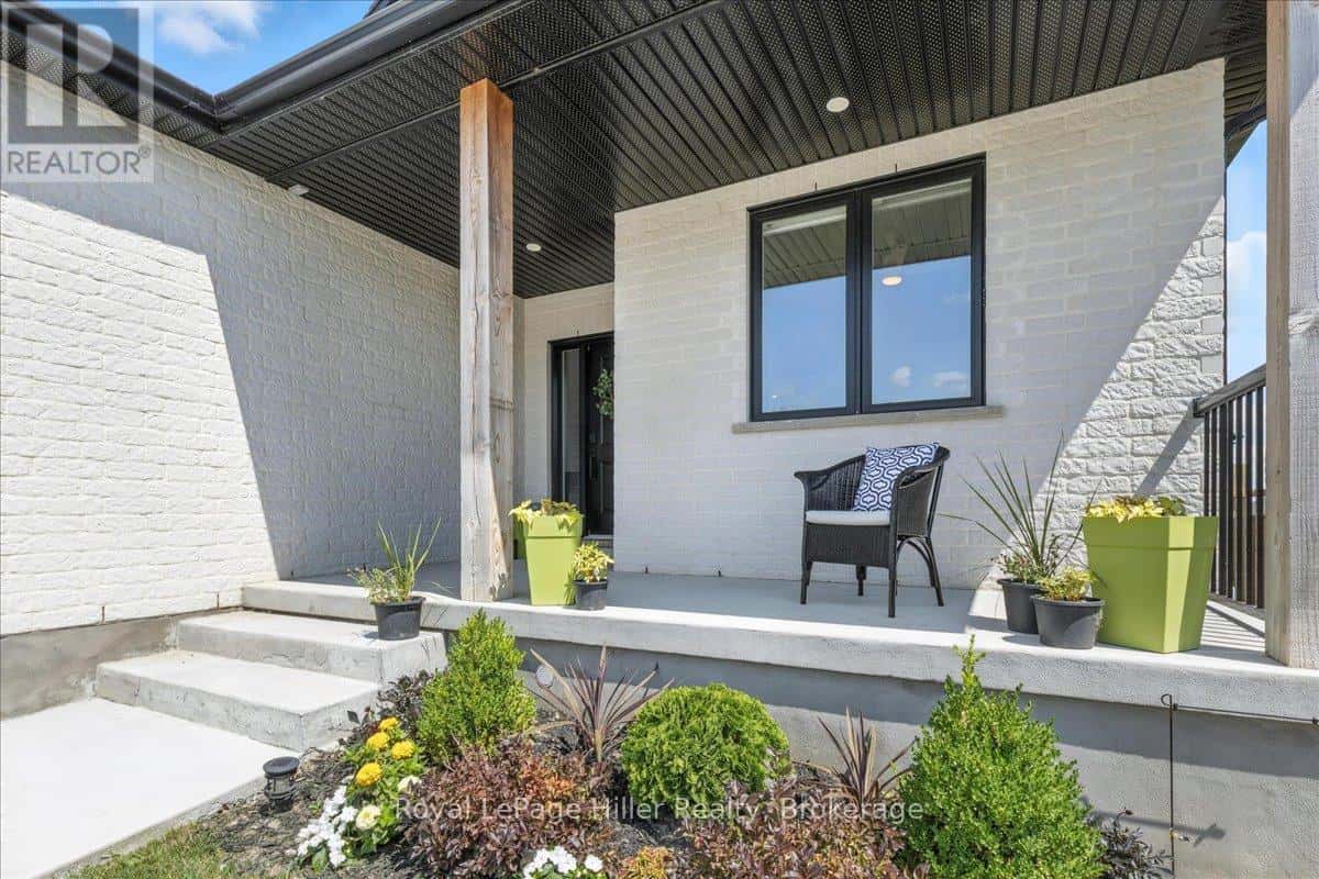 132 PUGH STREET — Perth East (Milverton), Ontario - Photo 5 of 49