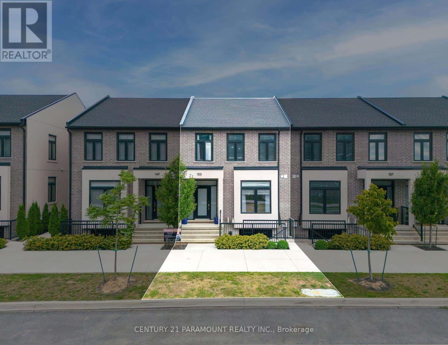 153 SUMMERSIDES BOULEVARD — Pelham (Fonthill), Ontario - Photo 2 of 37