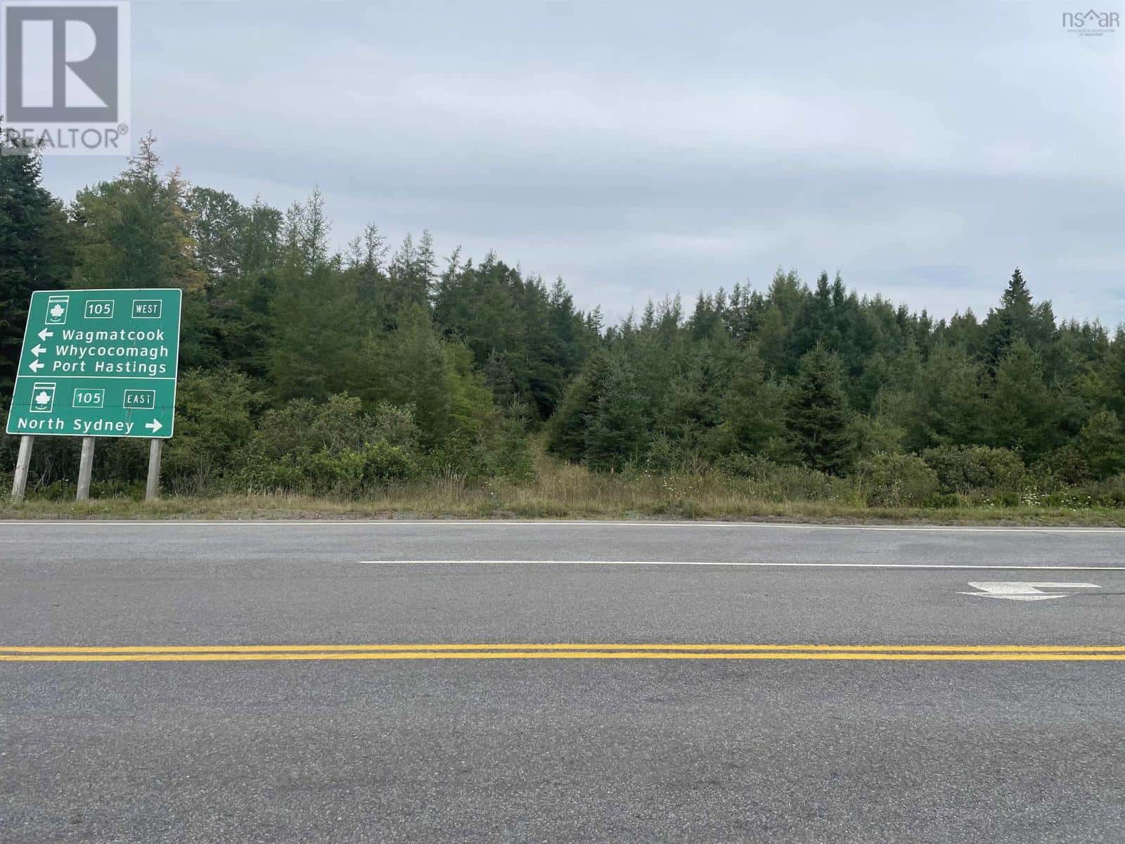 Highway 105 — Baddeck, Nova Scotia - Photo 3 of 13