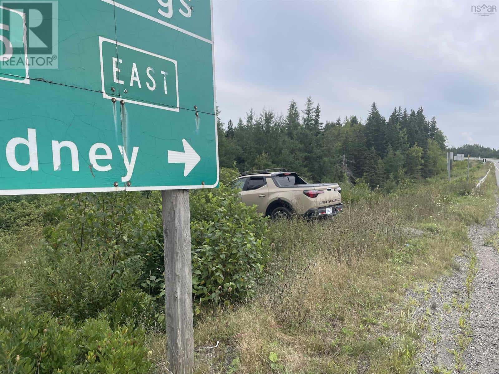 Highway 105 — Baddeck, Nova Scotia - Photo 4 of 13
