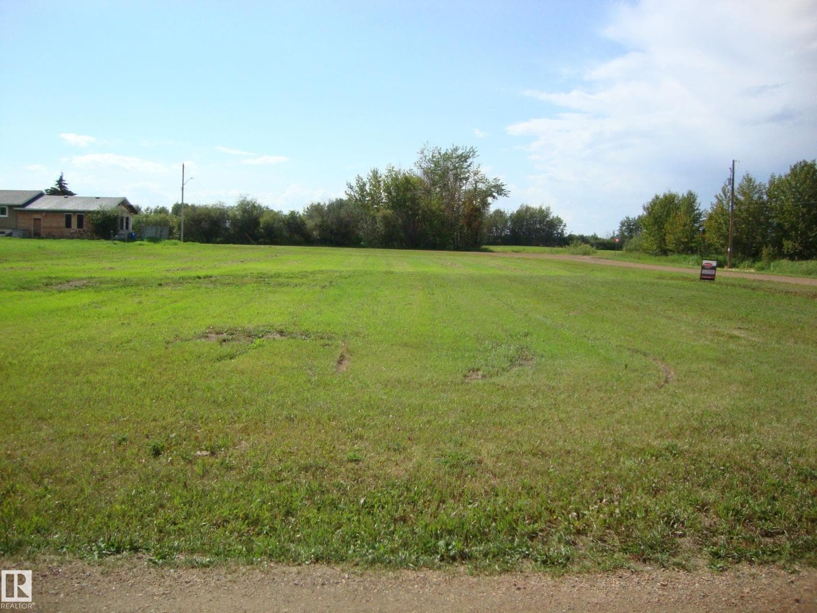 610 5th ave — Thorhild, Alberta - Main photo