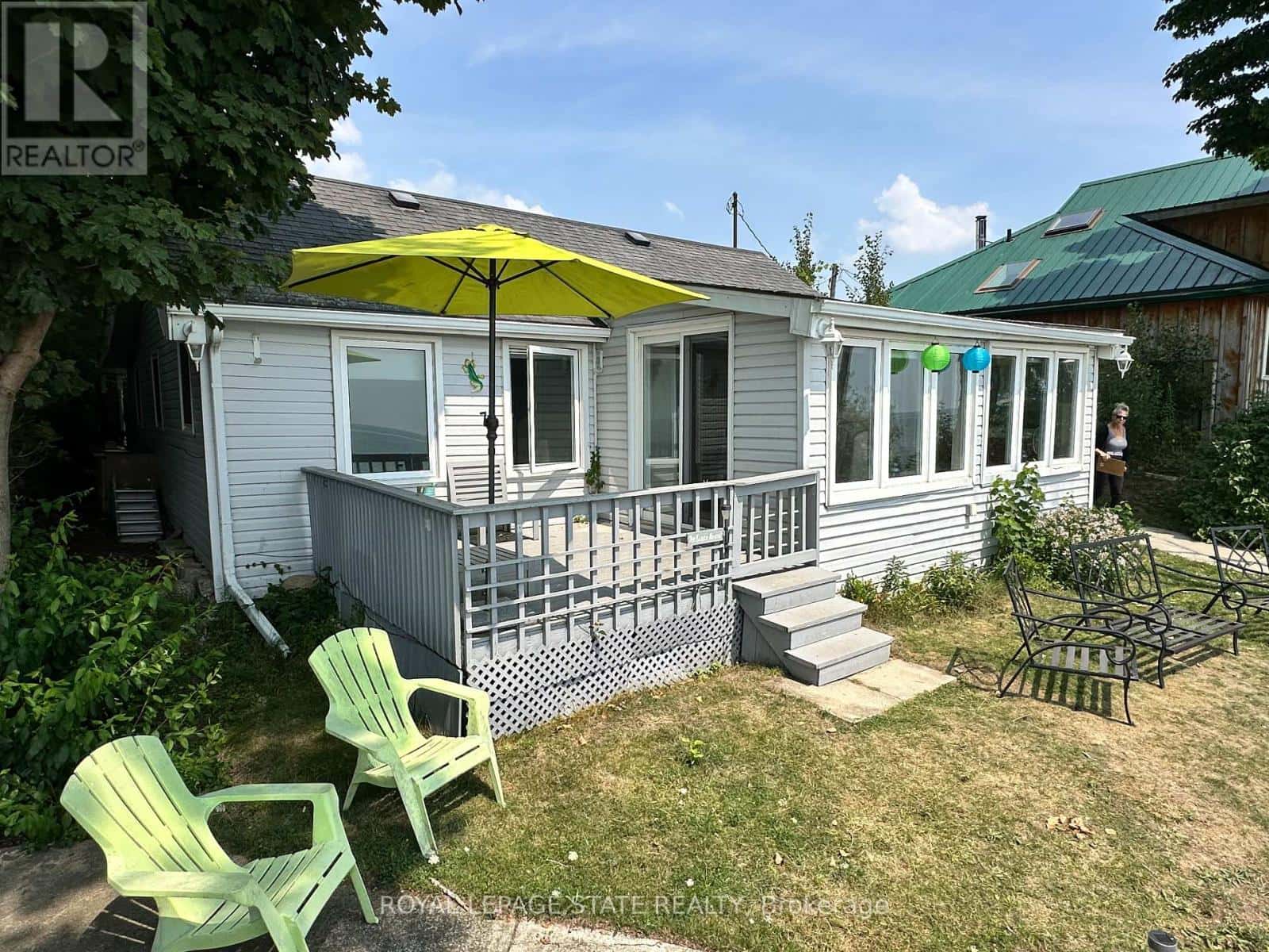 2110 LAKESHORE ROAD — Haldimand (Dunnville), Ontario - Photo 4 of 42