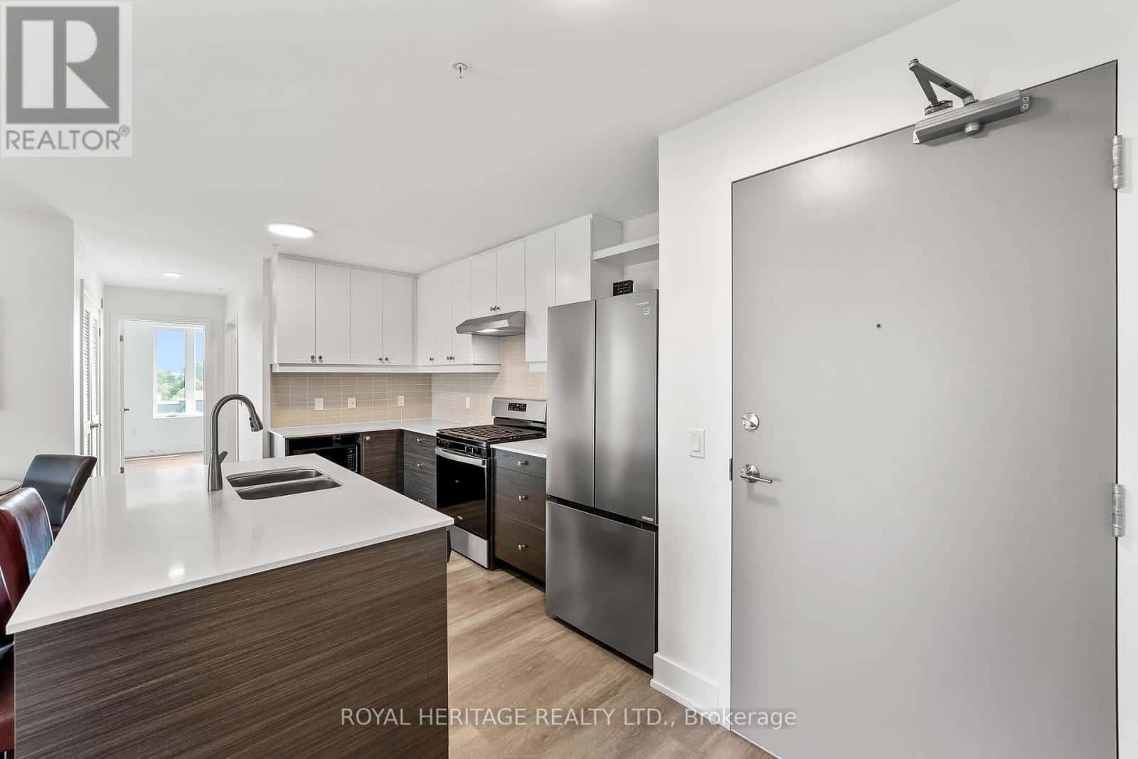 402 - 19B WEST STREET N — Kawartha Lakes (Fenelon Falls), Ontario - Photo 5 of 41