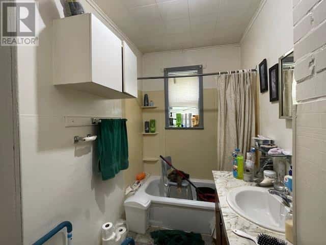 424 & 428 Government ST — Dryden, Ontario - Photo 5 of 28