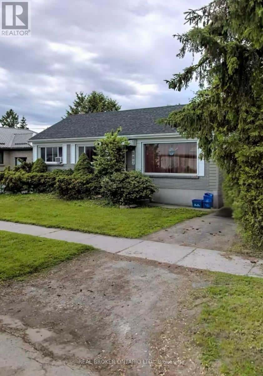 887 PHILIP STREET — Peterborough (Northcrest Ward 5), Ontario - Photo 4 of 5