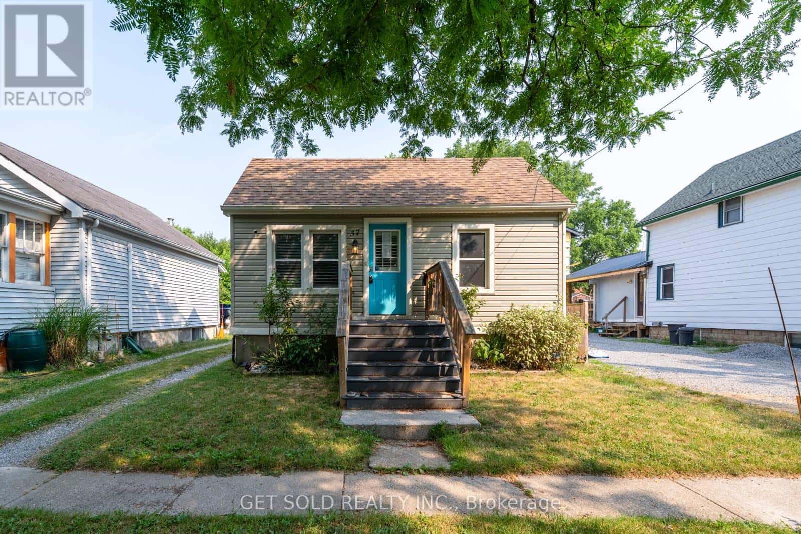 37 Maplecrest Avenue