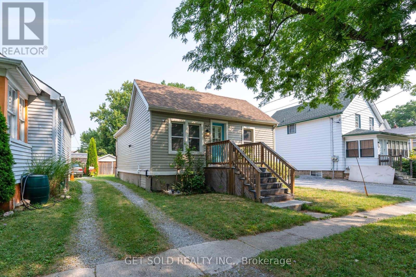 37 MAPLECREST AVENUE — St. Catharines (Burleigh Hill), Ontario - Photo 2 of 26