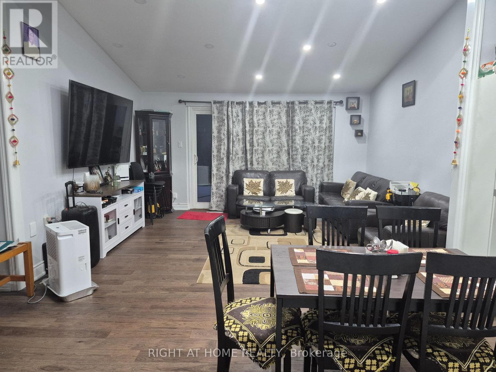 11 LESTERWOOD CRESCENT — Toronto (Bendale), Ontario - Main photo