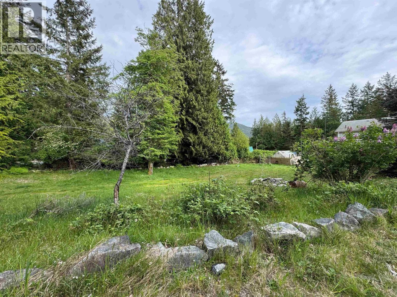 4904 HOTEL LAKE — Garden Bay, British Columbia - Main photo