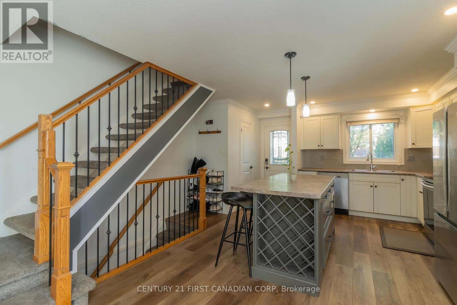 66 - 230 CLARKE ROAD — London East (East I), Ontario - Photo 4 of 39