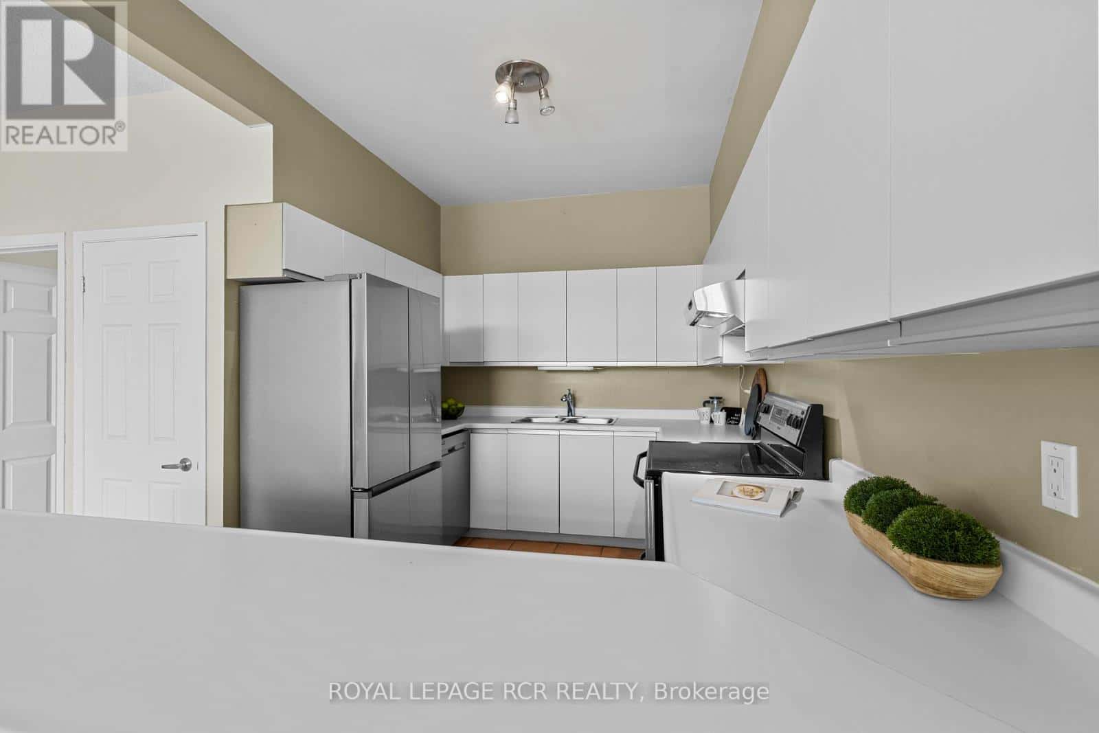 12 - 16 FOURTH STREET — Orangeville, Ontario - Photo 3 of 20