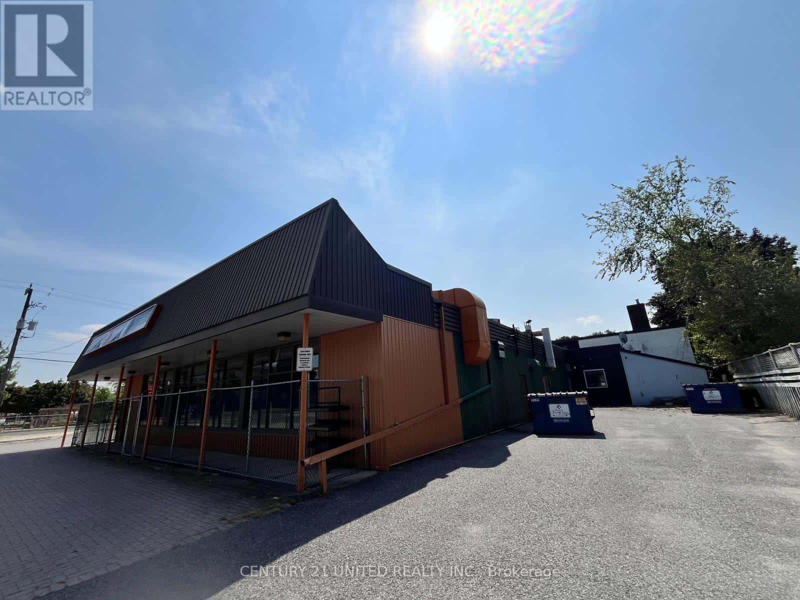 733 PARK STREET S — Peterborough (Otonabee Ward 1), Ontario - Photo 4 of 8