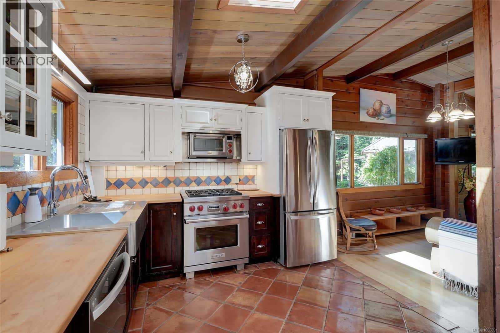 2005 Renfrew Rd — Shawnigan Lake, British Columbia - Photo 4 of 51