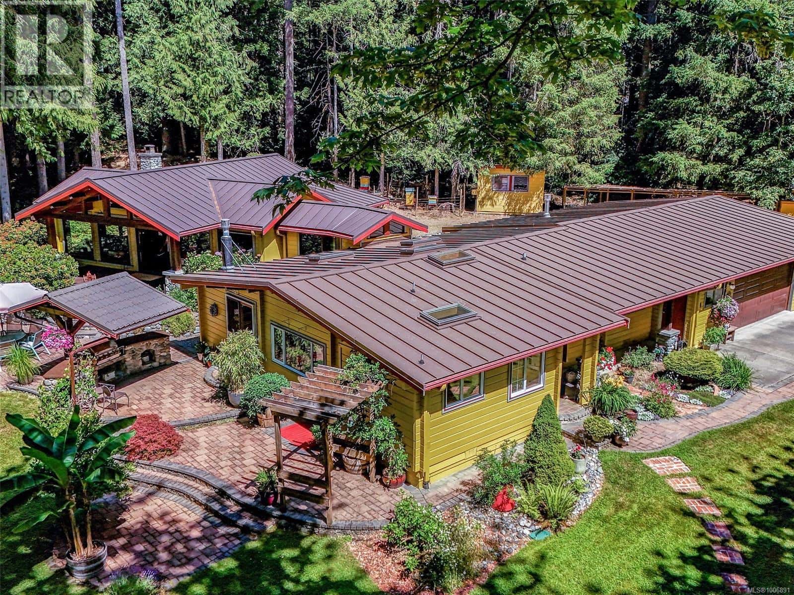 2005 Renfrew Rd — Shawnigan Lake, British Columbia - Photo 2 of 51