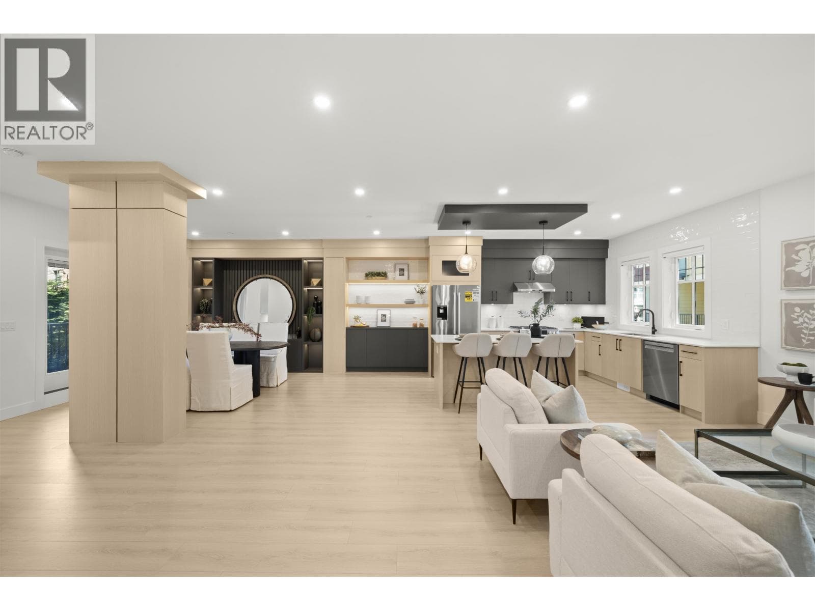 3 4829 48 AVENUE — Ladner, British Columbia - Main photo