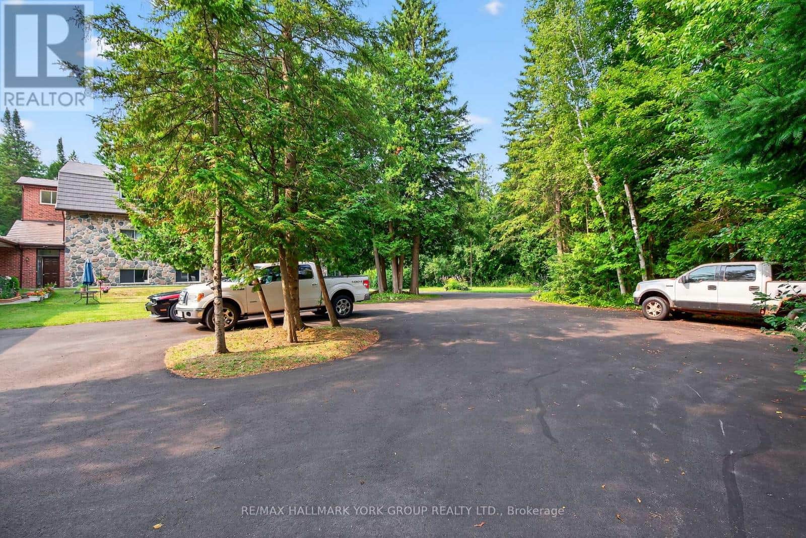 245 DAVIS DRIVE - Photo 4 of 21, Uxbridge, Ontario