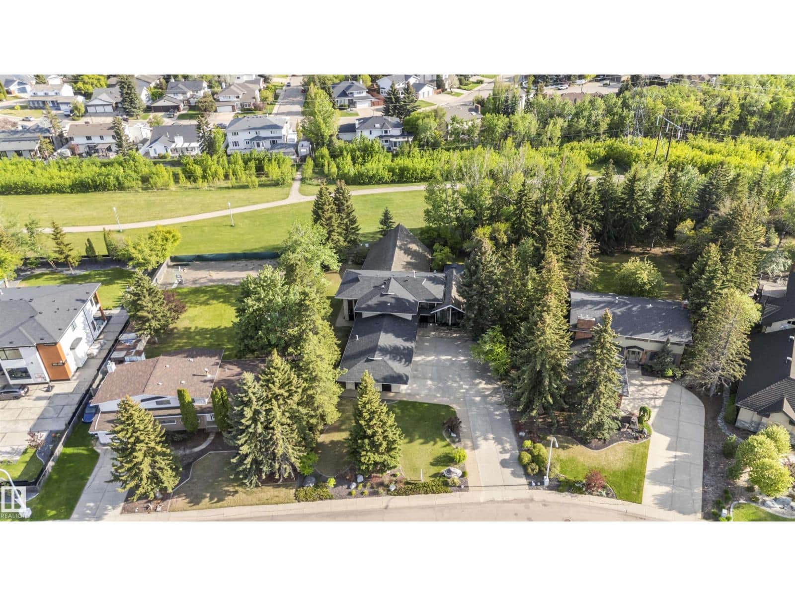 23 WESTBROOK DR NW - Photo 5 of 71, Edmonton, Alberta