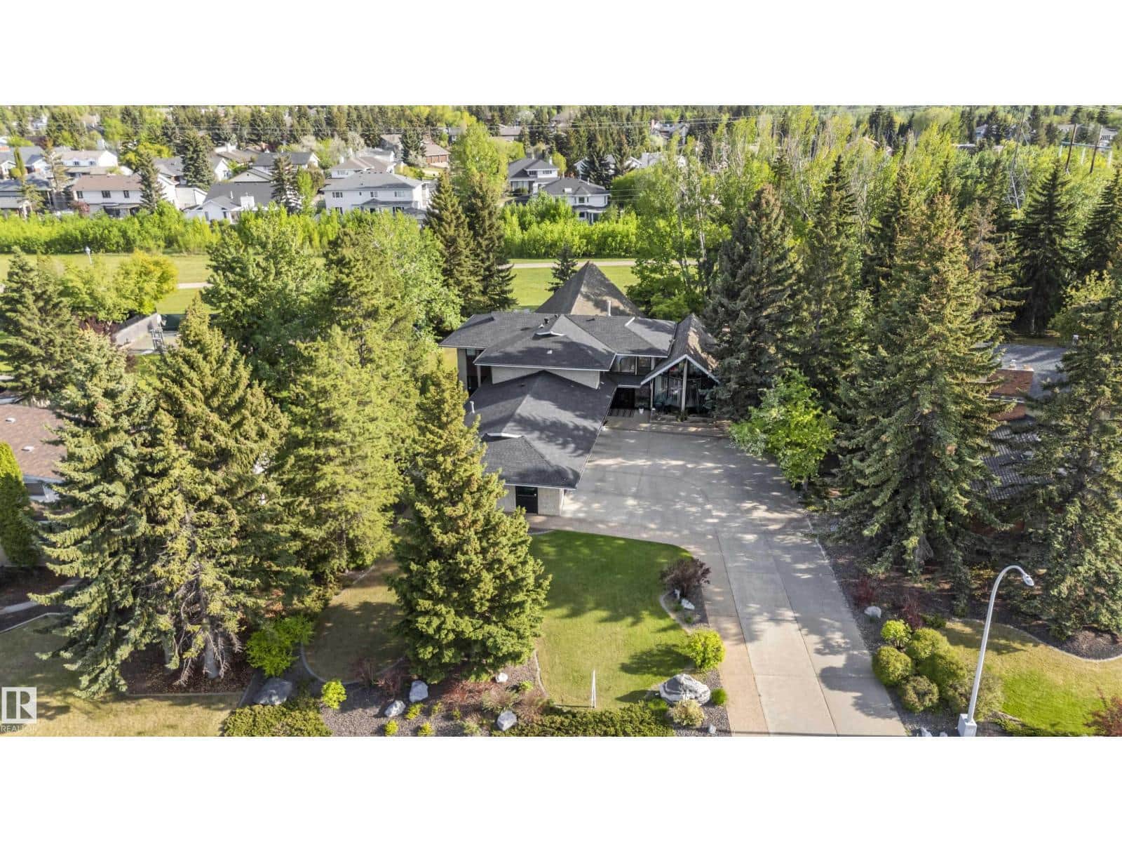 23 WESTBROOK DR NW - Photo 4 of 71, Edmonton, Alberta