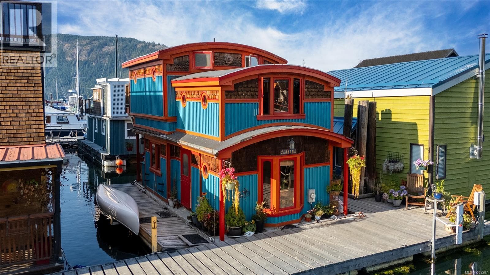 2 1765 Cowichan Bay Rd — Cowichan Bay, British Columbia - Main photo