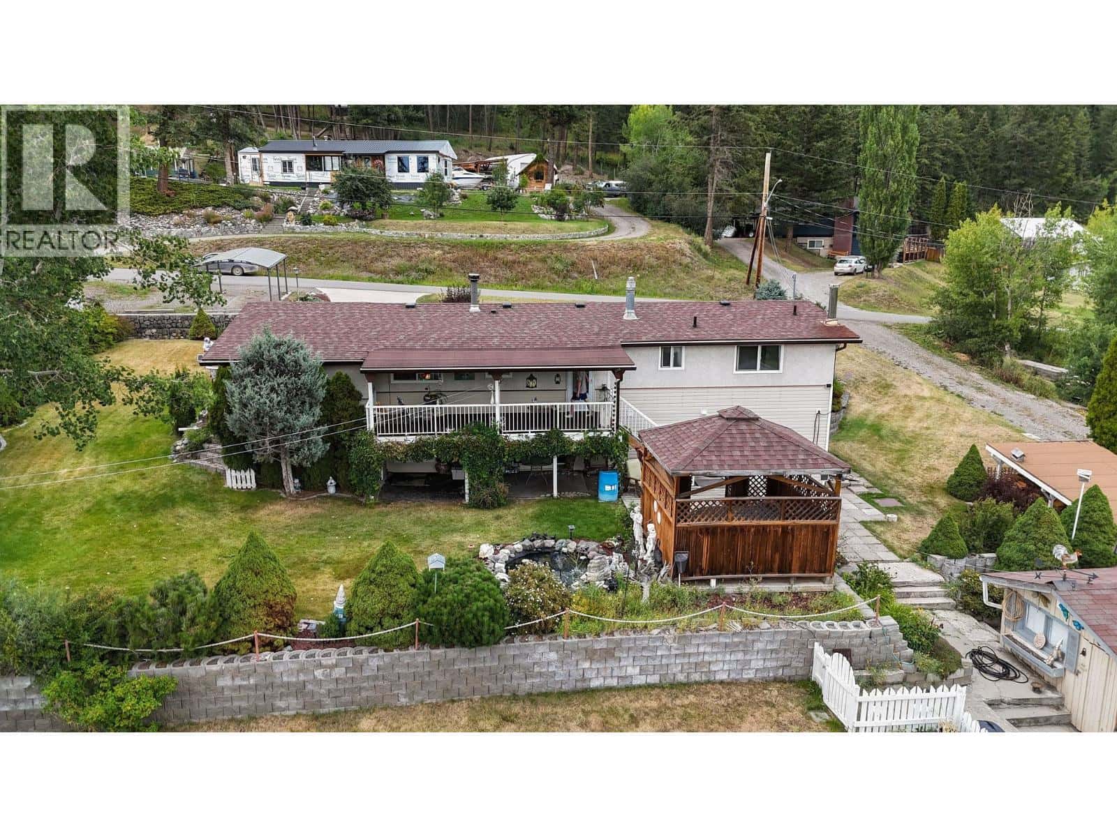 1955 COMMODORE CRESCENT — Williams Lake, British Columbia - Photo 3 of 40