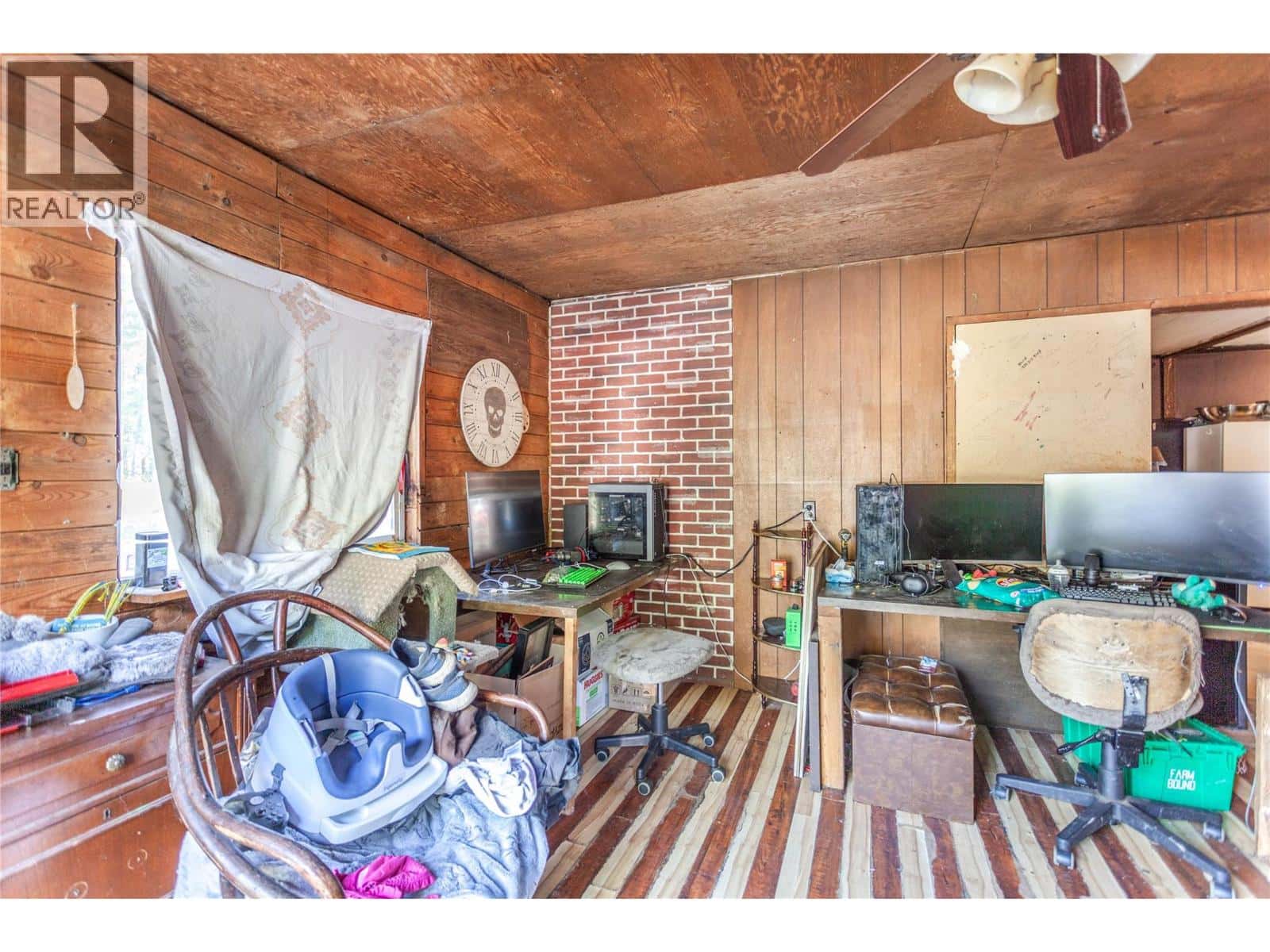 18 Chouinard Road — Cherryville, British Columbia - Photo 3 of 17