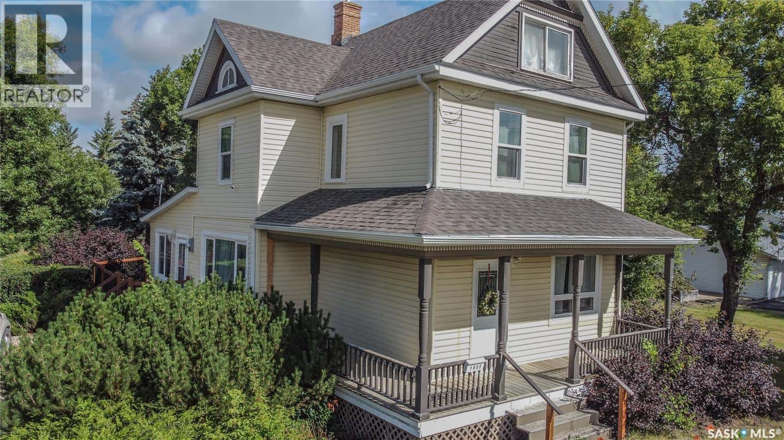 1005 Woodward AVENUE — Indian Head, Saskatchewan - Photo 5 of 50