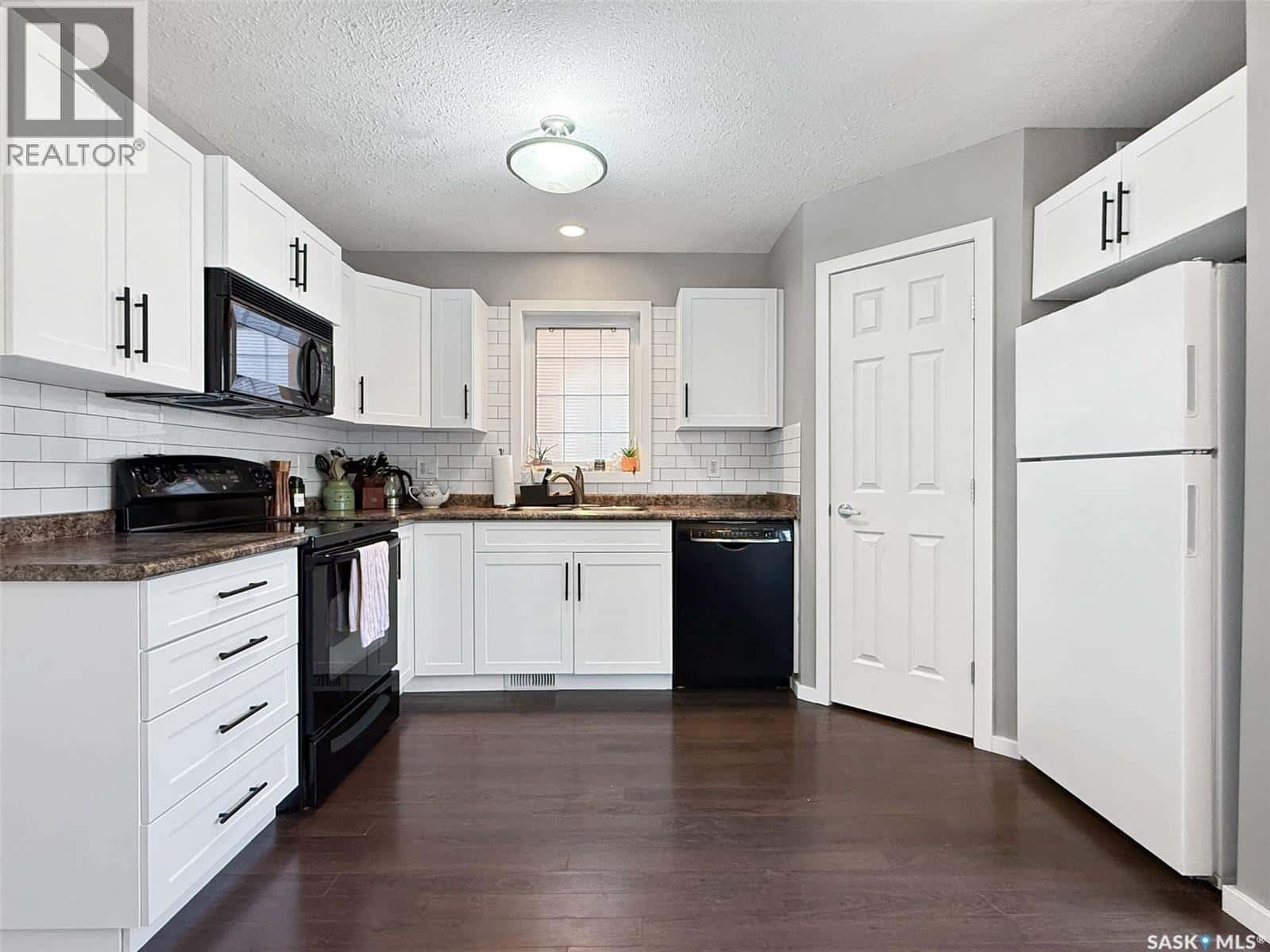 141 503 Colonel otter DRIVE — Swift Current, Saskatchewan - Photo 5 of 27