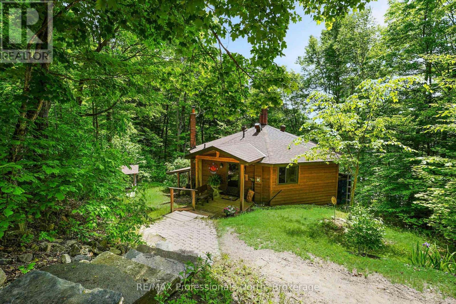 1511 Wenona Lake — Dysart et al (Dudley), Ontario - Photo 2 of 48