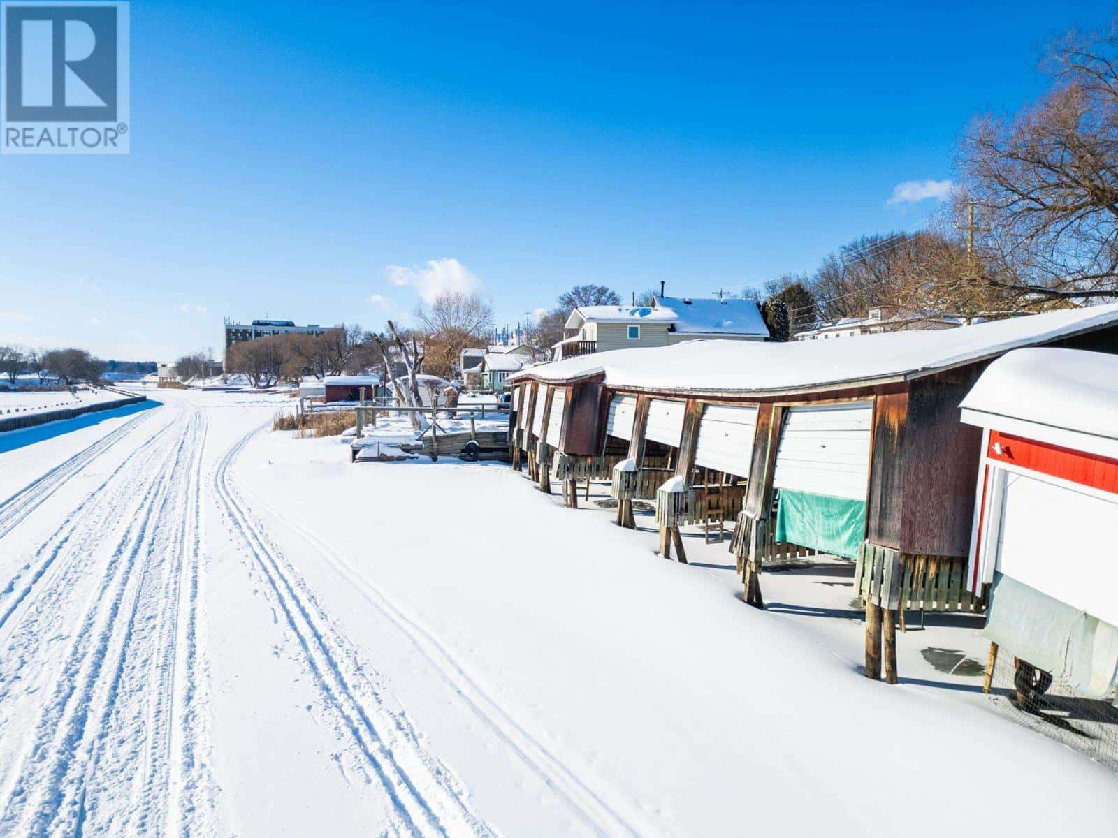 611 THIRD STREET SOUTH — KENORA, Ontario - Photo 3 of 18