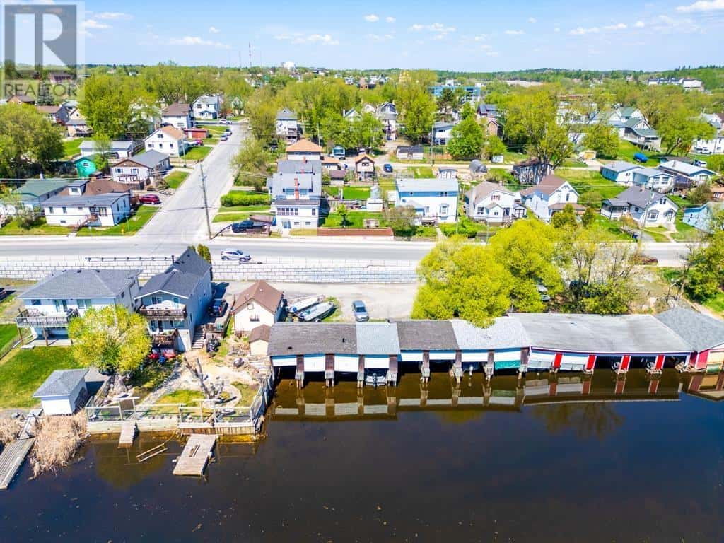 611 THIRD STREET SOUTH — KENORA, Ontario - Photo 5 of 18