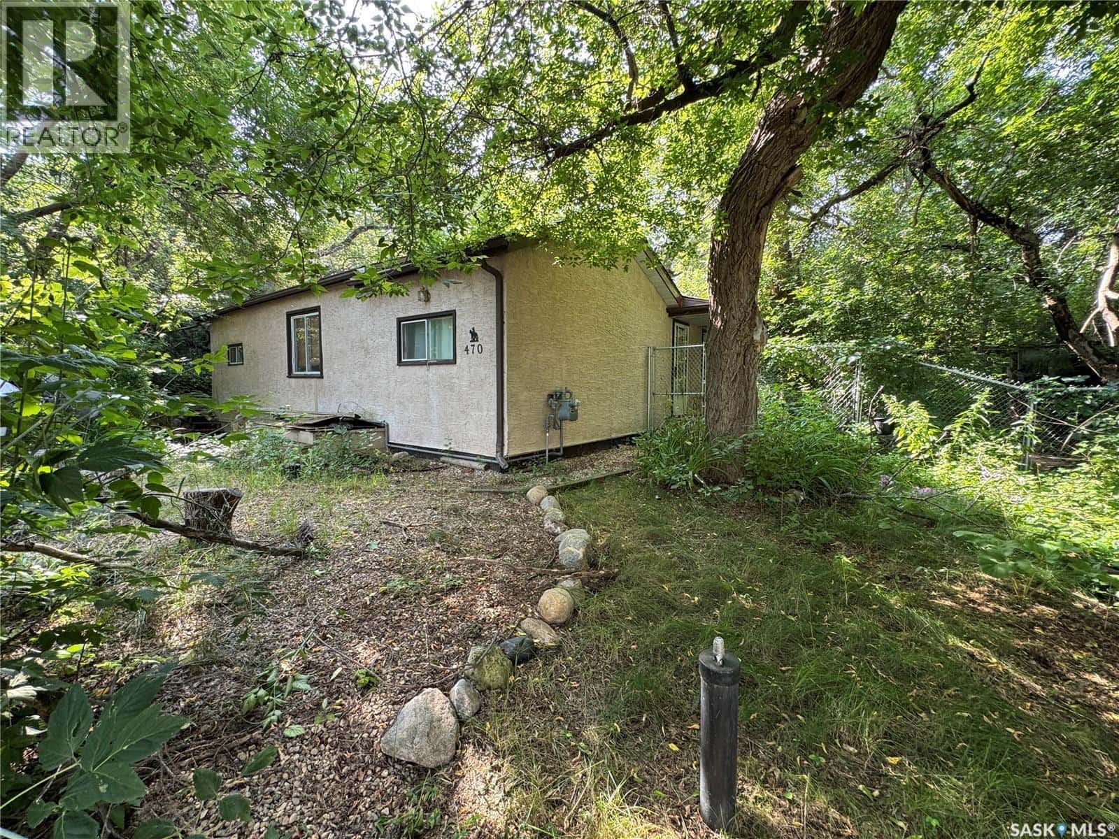 470 MACMURCHY AVENUE