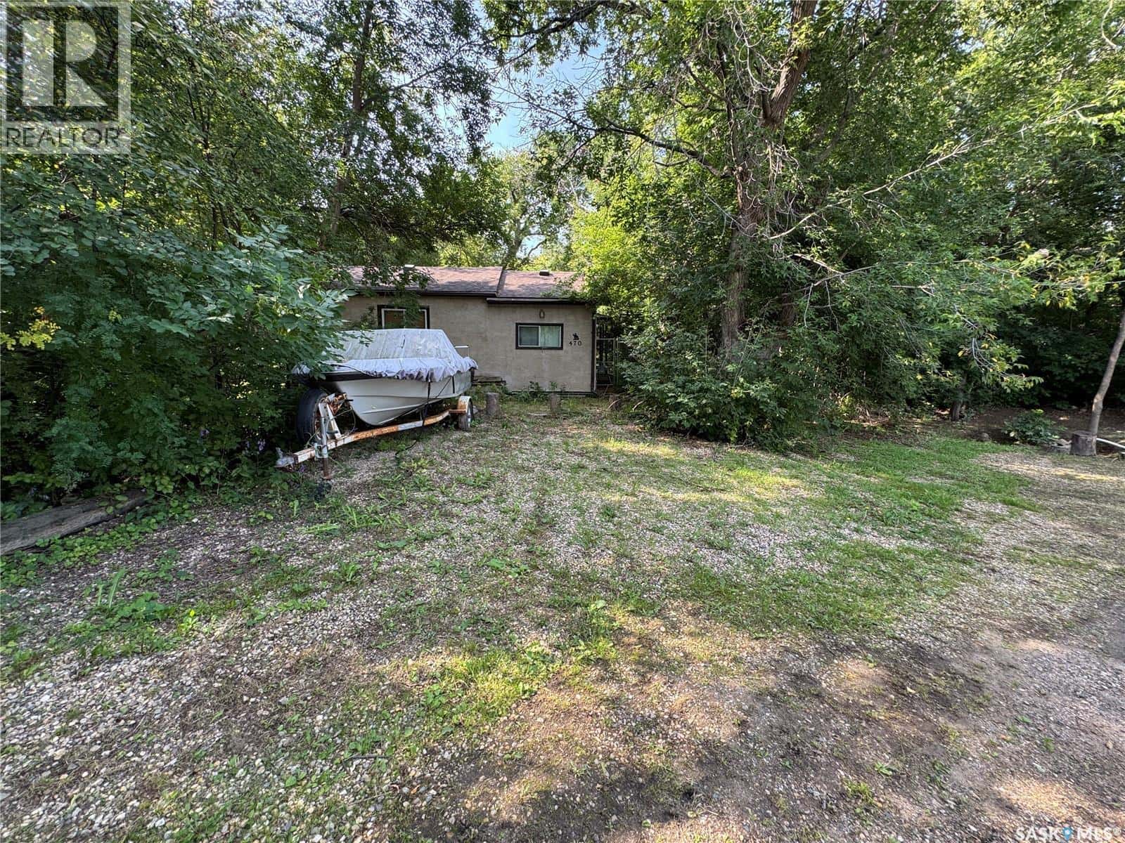 470 MACMURCHY AVENUE — Regina Beach, Saskatchewan - Photo 2 of 21