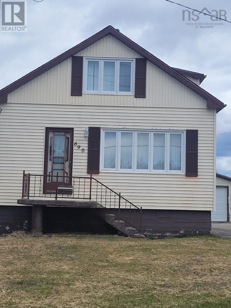 690 St Joseph — New Waterford, Nova Scotia - Main photo