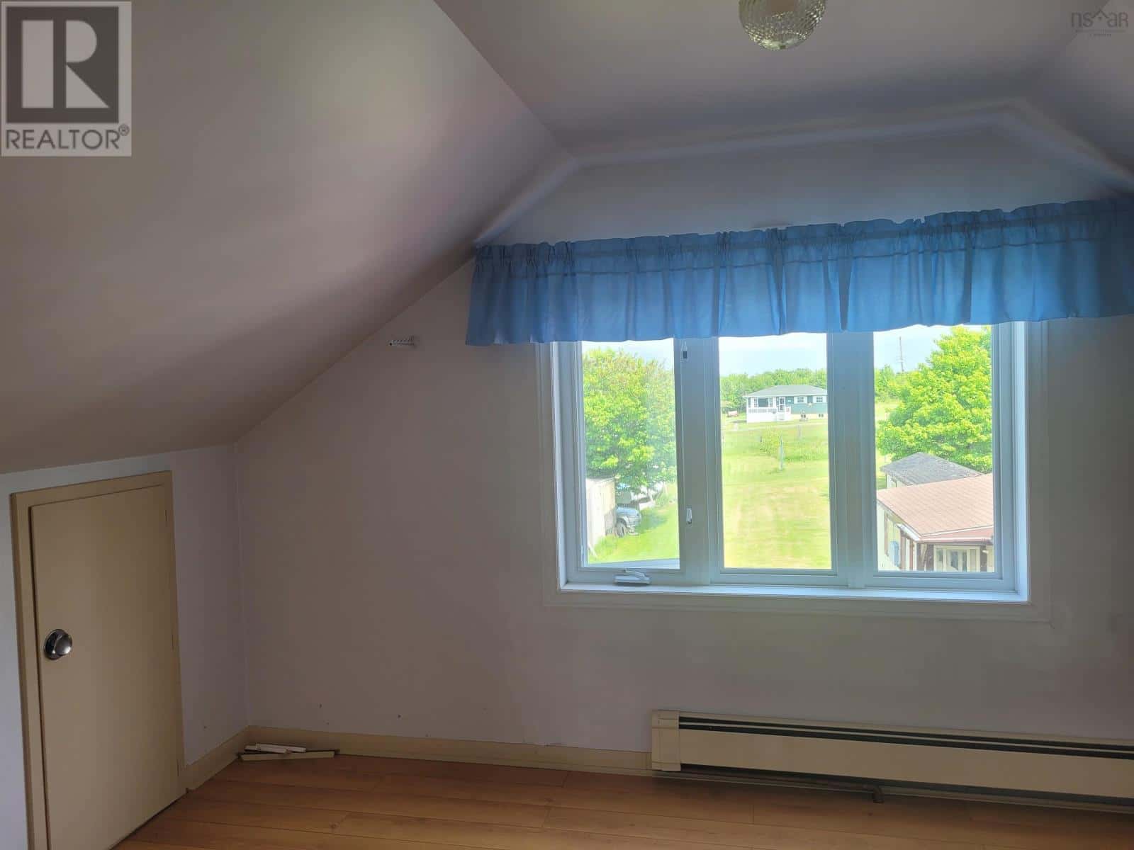 690 St Joseph — New Waterford, Nova Scotia - Photo 5 of 12